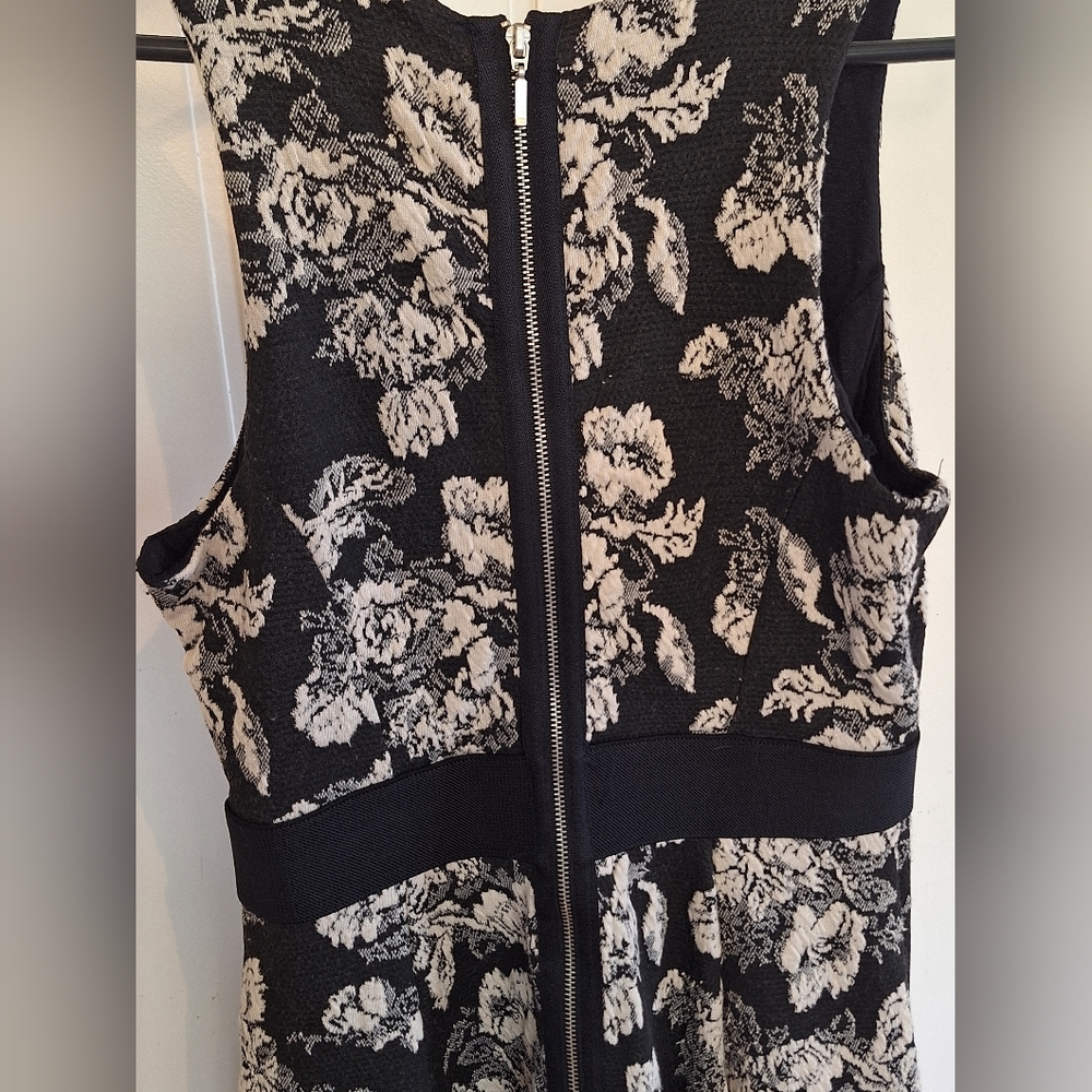 Maurices Black and Cream Halter Midi Dress Size 5 Very Good Condition - Picture 3 of 4